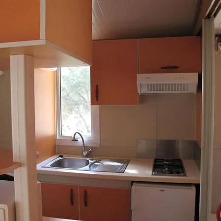 Дом отдыха Fantastic Bungalow Equipped For 4 People