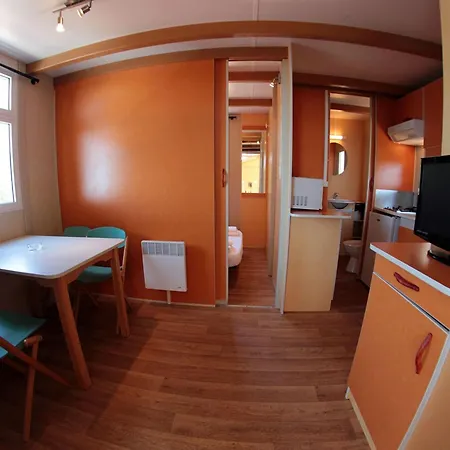 Дом отдыха Fantastic Bungalow Equipped For 4 People *